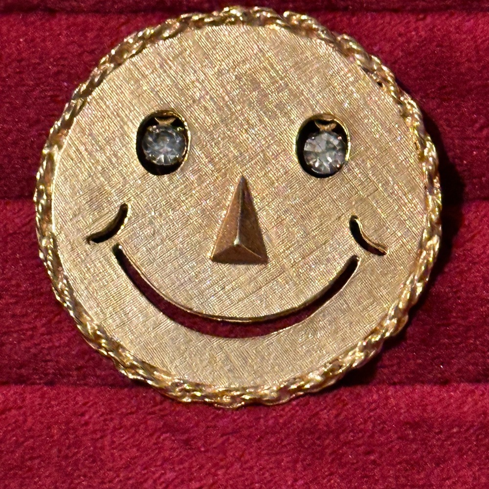 Vintage Gold-tone Smiley Face Brooch with Rhinestone Eyes